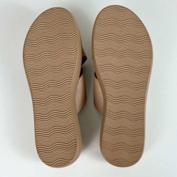 Sandals - Picture 4 of 9